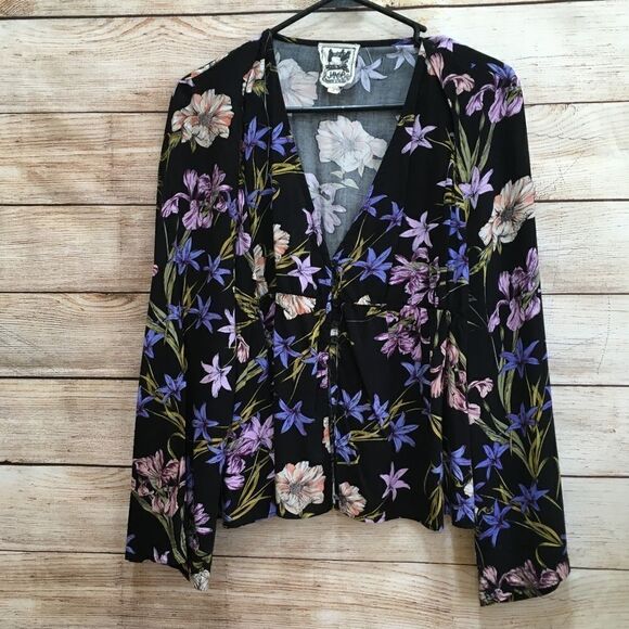 JAASE FLORAL TOP IN BLACK‎ - Picture 1 of 9